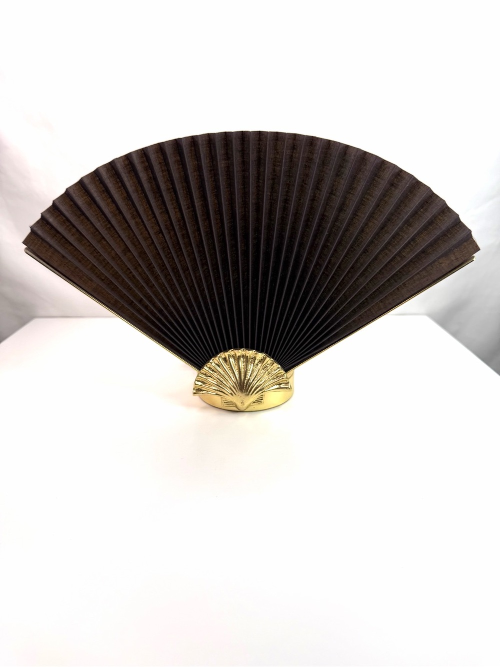 Hollywood Regency Dark Brown Brass Pleated Accordion 80s Vintage Shell Fan Lamp